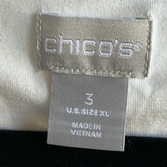 Chico’s white lined subtle floral print top with elbow-length sleeves, sz 3 (XL) - Picture 6 of 7